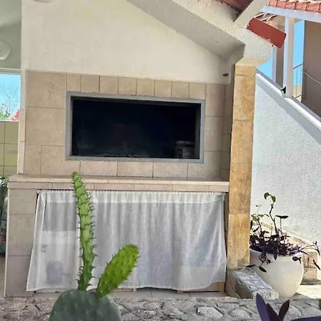 Apartman Ciovo Near The Sea In Okrug *