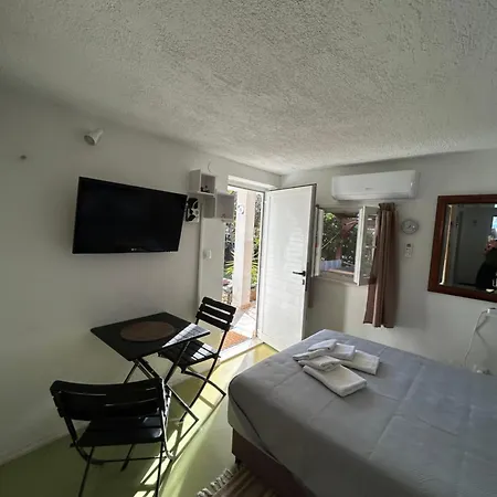 Apartman Ciovo Near The Sea In Okrug Trogir