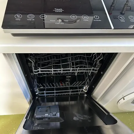 Apartman Ciovo Near The Sea In Okrug