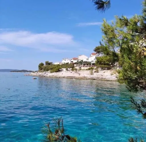 Apartment Ciovo Near The Sea In Okrug *