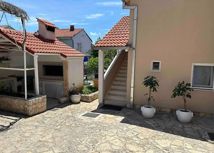 Ciovo Near The Sea In Okrug Apartment *