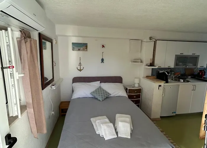 Ciovo Near The Sea In Okrug Trogir